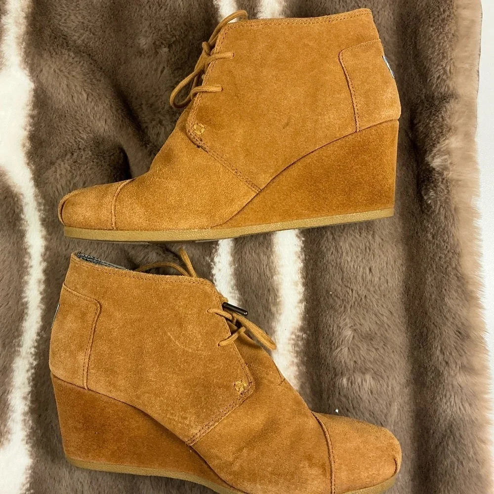 Women's TOMS Tan Suede Ankle Boots, Sz W10